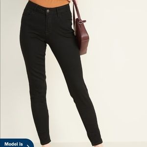 OLD NAVY MID-RISE ROCKSTAR JEANS
